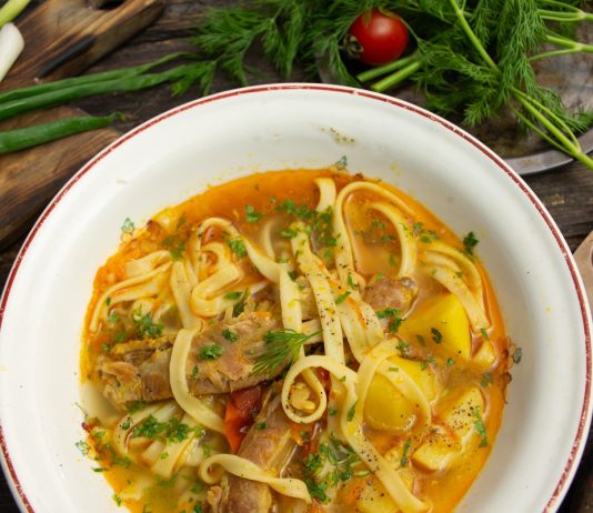 Суп с ребрышками и лапшой