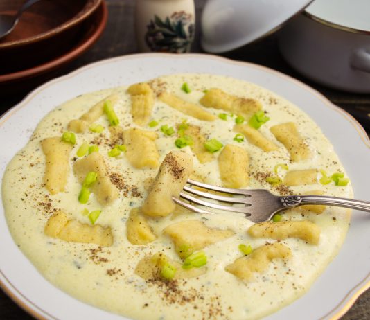 Картофельные ньокки в сырном соусе