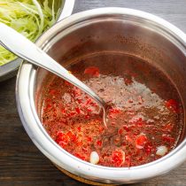 Маринадную заливку нагреваем до кипения Маринадную заливку нагреваем до кипения