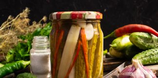 Огурцы и кабачки маринованные с лимонной кислотой