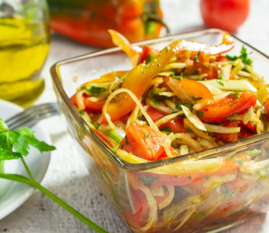 Овощной салат с медовой заправкой - Постные блюда Овощной салат с медовой заправкой