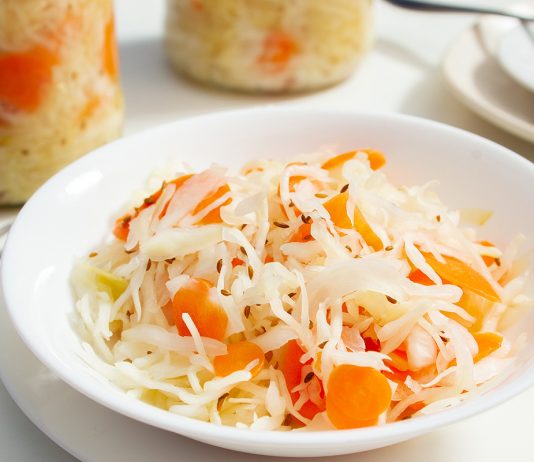 Квасим капусту круглый год: рецепт с сахаром и тмином - Рецепты Квасим капусту круглый год: рецепт с сахаром и тмином
