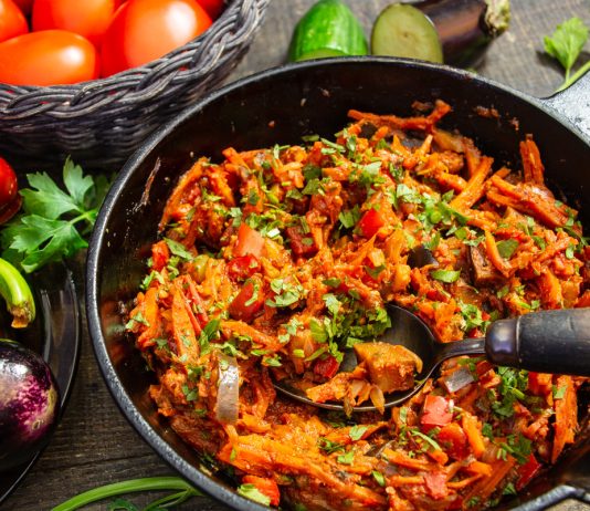 Рагу из баклажанов с грецкими орехами - Основные блюда и гарниры Рагу из баклажанов с грецкими орехами