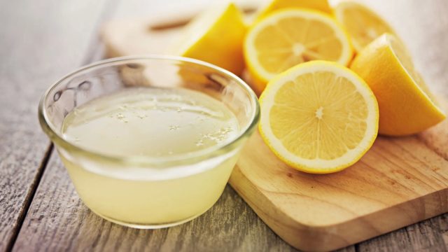Кислота помогает расщеплять грязь и пыль, которые скапливаются на листьях ваших растений, придавая естественный блеск. Кислота помогает расщеплять грязь и пыль, которые скапливаются на листьях ваших растений, придавая естественный блеск.