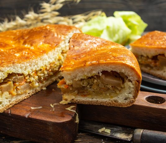 Пирог выходного дня с капустой