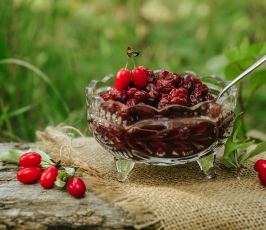 Что скрывают ягоды кизила? Полезные свойства и применение в кулинарии - Ягодник Что скрывают ягоды кизила? Полезные свойства и применение в кулинарии.