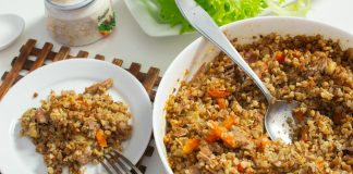 Гречка с куриной тушенкой в духовке