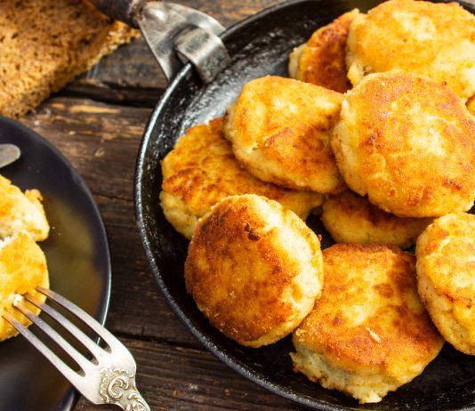 Рыбные биточки с картофелем