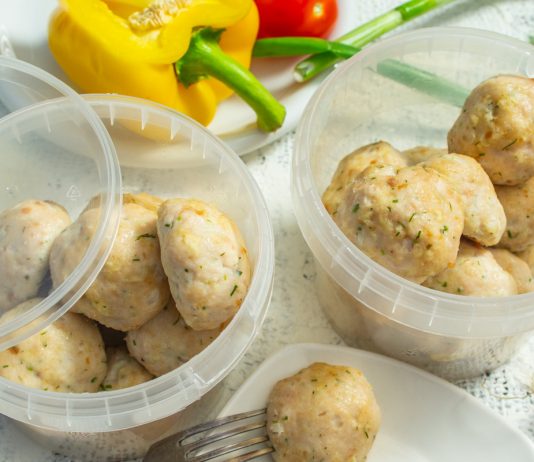 Как приготовить куриные тефтели впрок