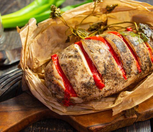 Куриное филе в конвертике из пергамента - Основные блюда и гарниры Куриное филе в конвертике из пергамента