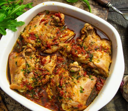 Чахохбили по-домашнему с белым вином и сладким перцем - Рецепты Чахохбили по-домашнему с белым вином и сладким перцем.