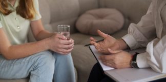 Психиатр vs. психолог: в чем разница? - Блоги компаний Психиатр vs. психолог: в чем разница?