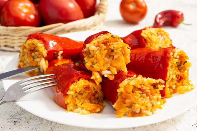 Фаршированные перцы — самый простой рецепт без мяса Фаршированные перцы — самый простой рецепт без мяса