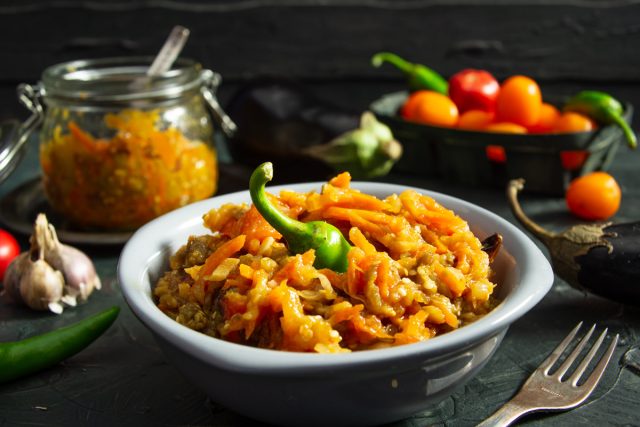 Рагу из запеченных баклажанов с овощами на зиму