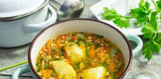 Суп из фарша и картофеля — обед за полчаса!