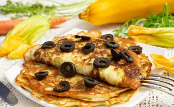 Блины из кабачков с сыром и оливками