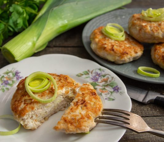 Диетические котлеты из куриной грудки с картошкой