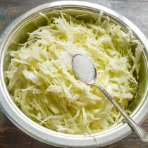 Насыпаем всю соль.