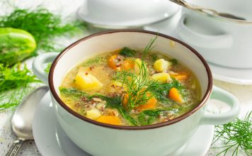 Грибной суп с киноа и шпинатом Грибной суп с киноа и шпинатом