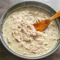 Прогреваем до кипения, томим на маленьком огне 5 минут. Прогреваем до кипения, томим на маленьком огне 5 минут.