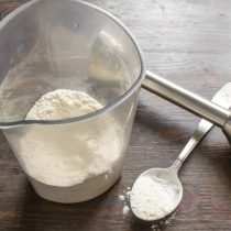 Готовим тесто для тонких блинов. Готовим тесто для тонких блинов.