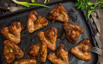 Куриные крылышки в медово-горчичном соусе в духовке