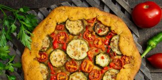 Постный пирог с кабачком, томатами и сладким перцем - Рецепты Постный пирог с кабачком, томатами и сладким перцем.