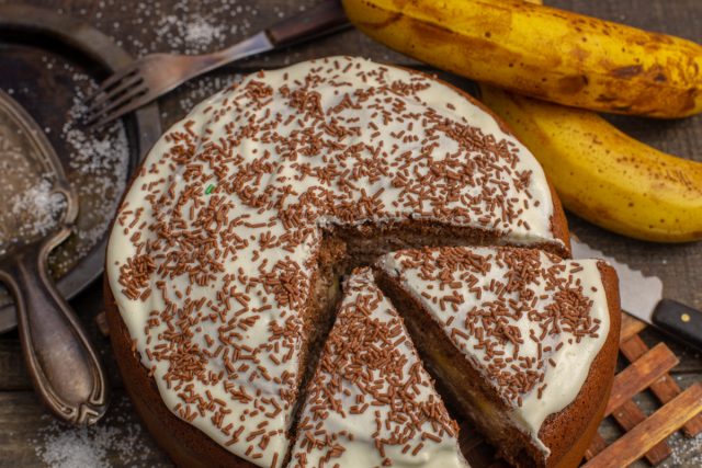 Торт «Норка крота» с бананами