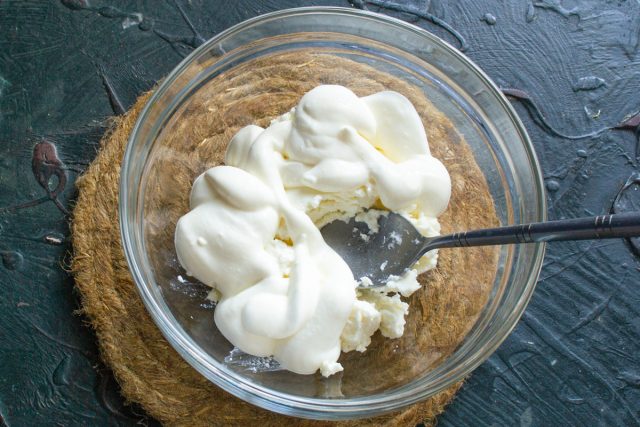 Делаем соус к курице. 