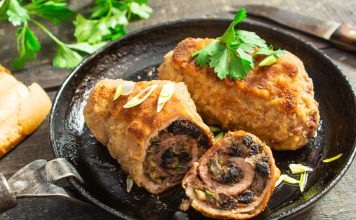 Рулетики из свинины с орехами Рулетики из свинины с орехами