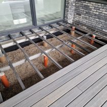 Древесно-композитные покрытия выглядят как дерево, но служат дольше: не скользят, не греются на солнце, не набирают воду и не деформируются от погоды. Древесно-композитные покрытия выглядят как дерево, но служат дольше: не скользят, не греются на солнце, не набирают воду и не деформируются от погоды.