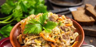 Салат из куриных желудков - Основные блюда и гарниры