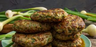 Свиные котлеты с зеленым луком – самые сочные котлеты