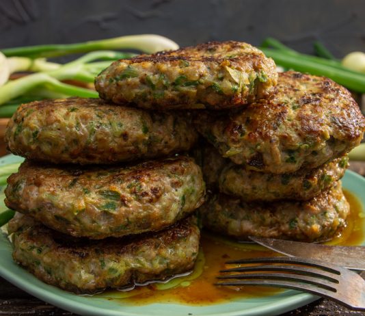 Свиные котлеты с зеленым луком – самые сочные котлеты - Рецепты Свиные котлеты с зеленым луком – самые сочные котлеты