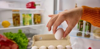 Продукты, которые почти все хранят неправильно — и они портятся быстрее