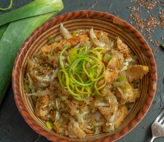 Салат с киноа и курицей