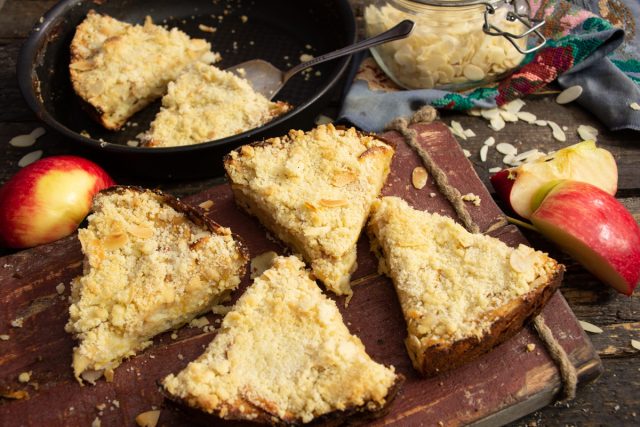 Яблочный пирог невидимый – мало теста, много начинки Яблочный пирог невидимый – мало теста, много начинки