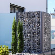 Оформление стены с элементами габиона. Вариант 3