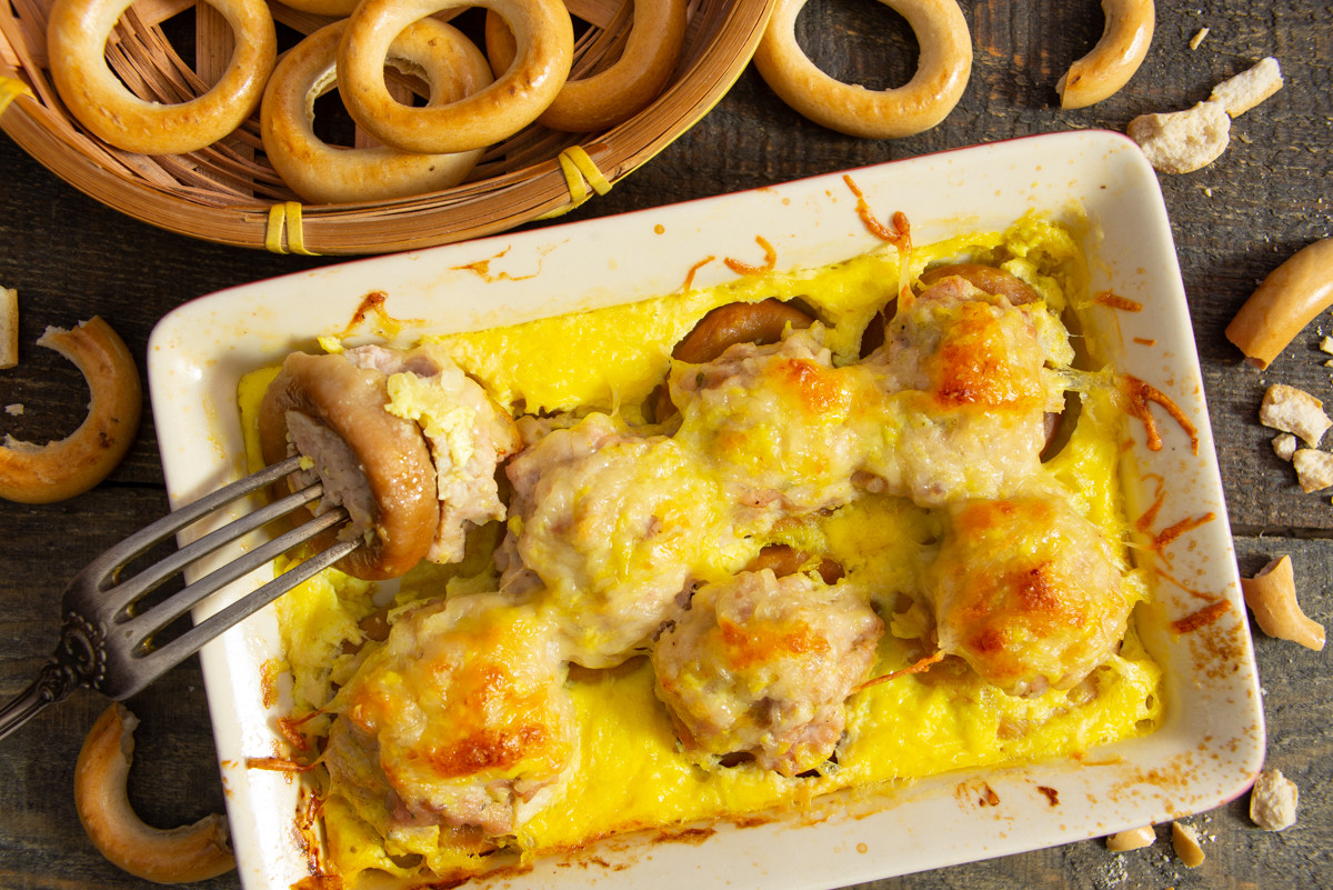 Запеканка «Сушки с фаршем»