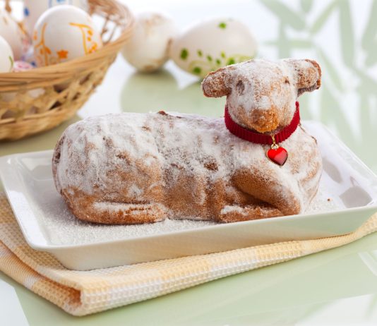 Что едят на Пасху в разных странах — суп из потрохов, ягненок из бисквита и многое другое