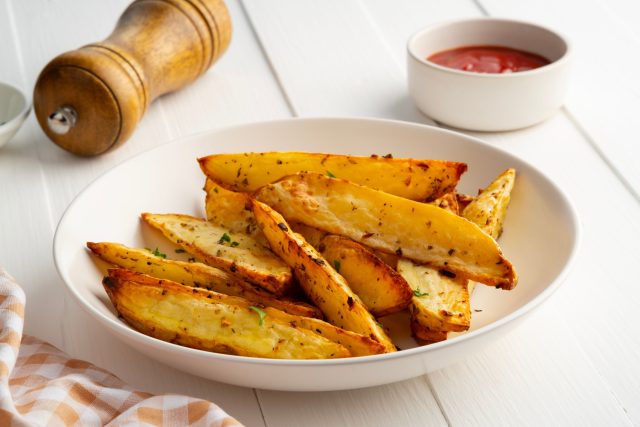 Картофель по-деревенски с розмарином Картофель по-деревенски с розмарином
