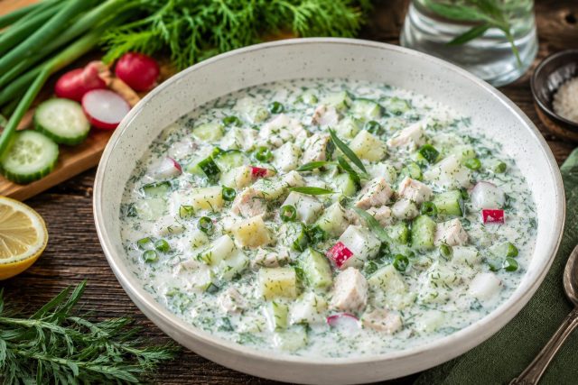 Окрошка на мацони с тархуном и лимоном