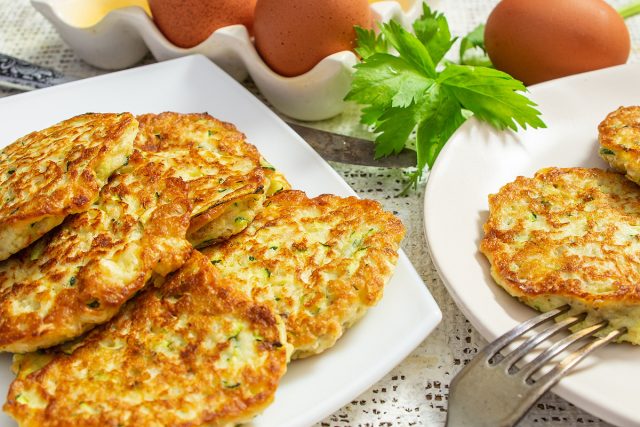 Вкуснейшие кабачковые оладьи с творогом и геркулесом Вкуснейшие кабачковые оладьи с творогом и геркулесом