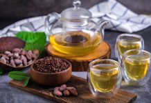 Чай и какао вместо алкоголя: какой напиток пьянит, а какой расслабляет?