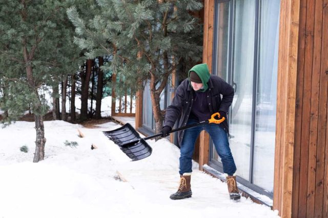 Скрепер для уборки снега Plantic Snow (12006-01)