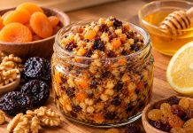 5 вкуснейших витаминных смесей: для здоровья в сезон простуд Орехи и сухофрукты лучше измельчить так, чтобы в смеси остались мелкие кусочки: вкус и текстура будут интереснее.