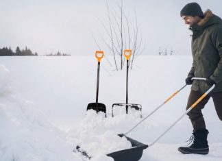 Выбираем лопату, скрепер или волокушу: как убрать снег и не сорвать спину - Блоги компаний Выбираем лопату, скрепер или волокушу: как убрать снег и не сорвать спину