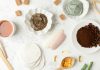 Кухонные ингредиенты кажутся понятнее готовой косметики, но пищевой продукт не становится безопасным для кожи автоматически: важны концентрация, время контакта и состояние защитного барьера. Фото: Adobe Stock / misskaterina