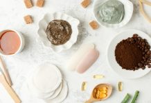 Кухонные ингредиенты кажутся понятнее готовой косметики, но пищевой продукт не становится безопасным для кожи автоматически: важны концентрация, время контакта и состояние защитного барьера. Фото: Adobe Stock / misskaterina